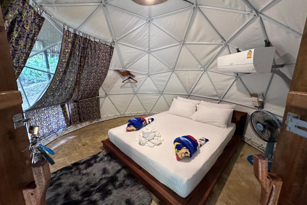 Photo of Bedroom in Ron Phibun
