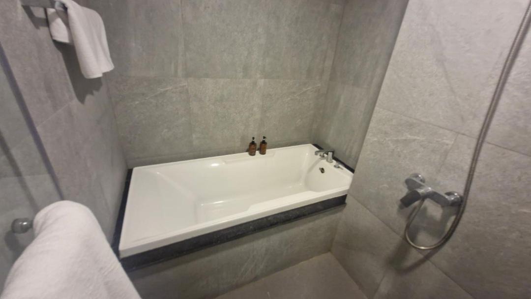 Photo of Bathroom in Tha Thaewawong