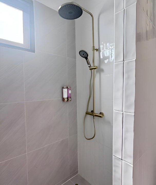 Photo of Bathroom in Maret