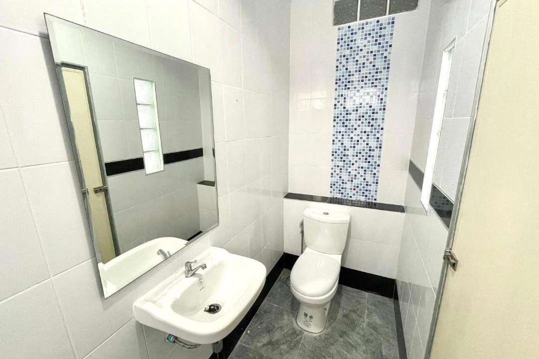 Photo of Bathroom in Pak Nam