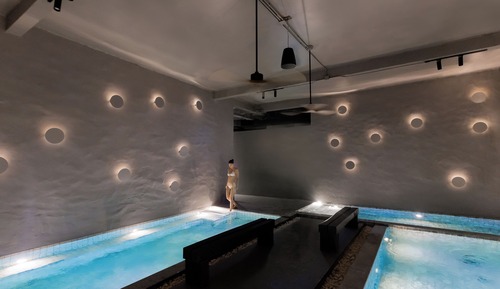 Luxe Pool View King bed with NAAM Wellness (hydrotherapy)