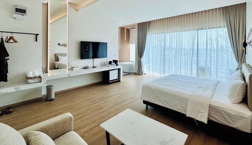 Economy Room