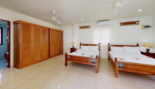 5 bedroom grand villa