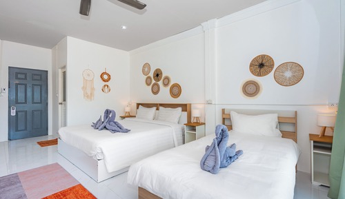 Family Triple Room with Pool and Sea View
