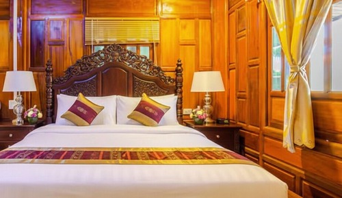 Thai Villa - 3 Queen Beds