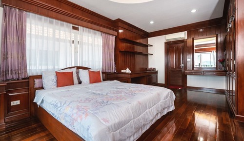 3 Bedrooms with Indoor Pool