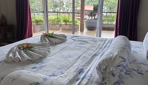 Piman Pu Lek - 1 King Bed (with A/C)