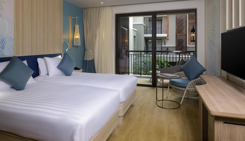 Deluxe Room, 2 Twin Beds, Pool View (Beach Wing)