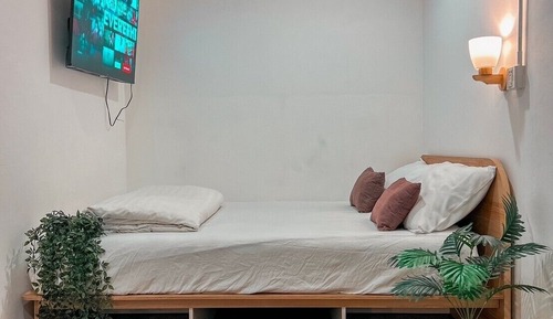 Basic Double Room, 1 Queen Bed