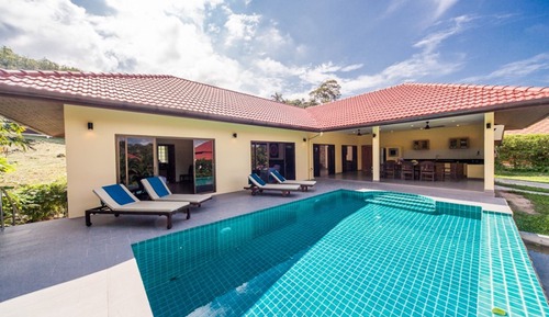 3 Bedroomed Villa Zanzibar - walk to beach