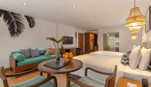 Family Room, Connecting Rooms (Premier)