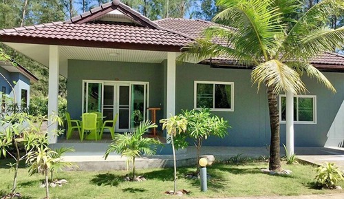 Family House 3 Bedroom Garden Side