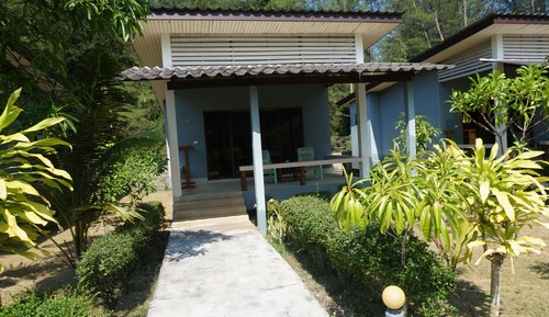 Bungalow Garden View