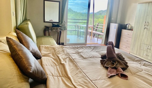 Deluxe Room, 1 King Bed, Non Smoking, River View