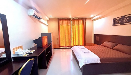 Standard Double Room Single Use, Garden View