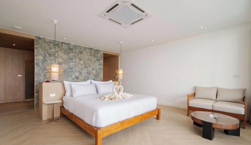 Single Room, Sea View