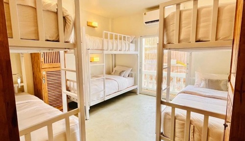 Six Bed Mixed Dormitory
