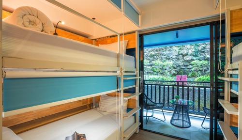 Deluxe 6 Bed Female Dorm (with Balcony)