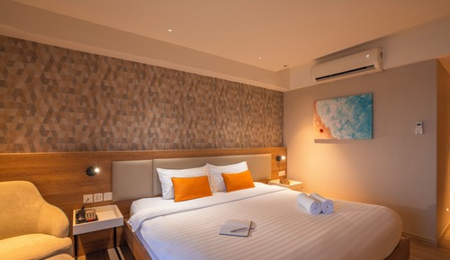 Deluxe Double Room (City View)
