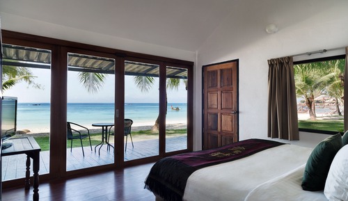 Beachfront Garden Wing Bungalow