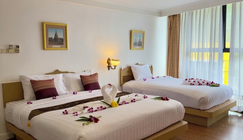 Deluxe Room, Bathtub, City View