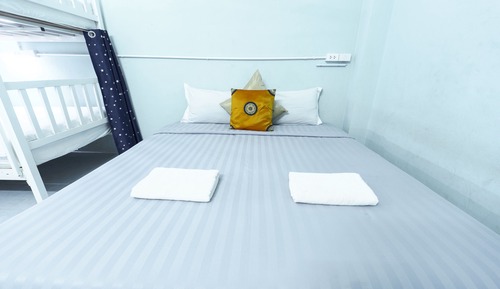 Private room 6 people (private toilet)