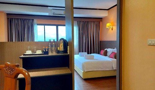 Deluxe Room, 1 King Bed
