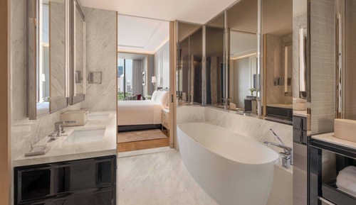 Club Room, 1 King Bed