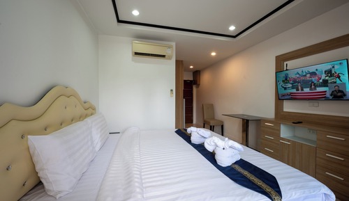 Standard Studio, 1 King Bed