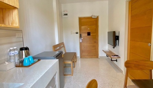 Studio, 1 Queen Bed, Non Smoking, Private Bathroom