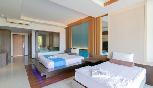 Room, Pool Access