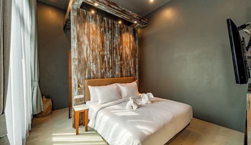 Signature Quadruple Room, Hill View