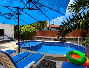Bungalow with Patio
