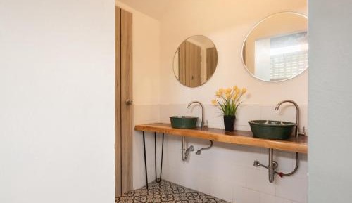 Deluxe Double or Twin Room with City View