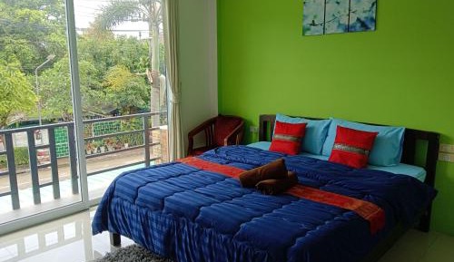Deluxe Room (2 Adults + 1 Child)