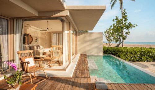 Beachfront Pool Villa