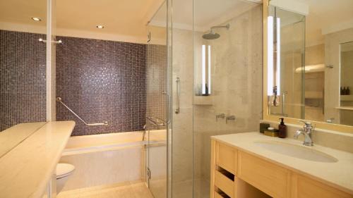 Dusit Suite