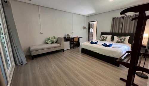Bungalow with River View