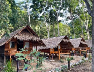 Bungalow - Water Front 