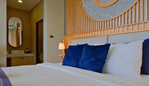 Deluxe Double Room with Balcony and Sea View