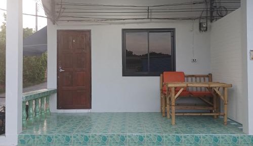 Apartment with Garden View