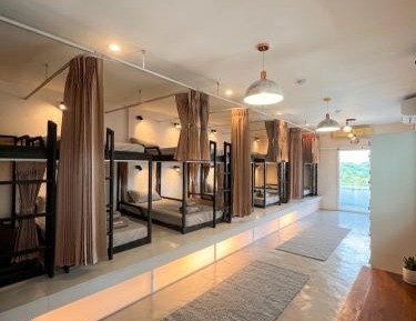 10-Bed Mixed Dormitory Room