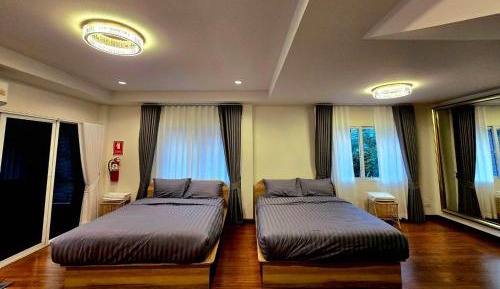 Deluxe Family Room