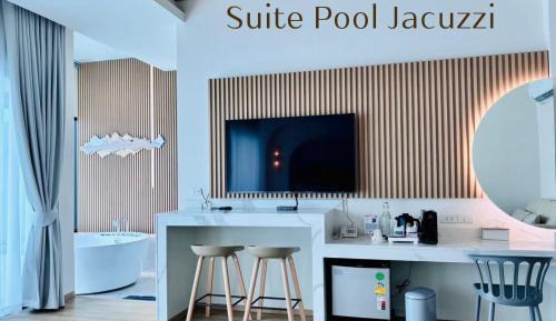 Suite with Private Pool