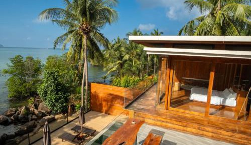 Villa - Beach Front