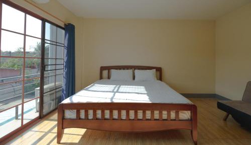 Deluxe Double Room (2 Adults + 1 Child)