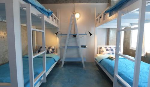Quadruple Room with Private Bathroom