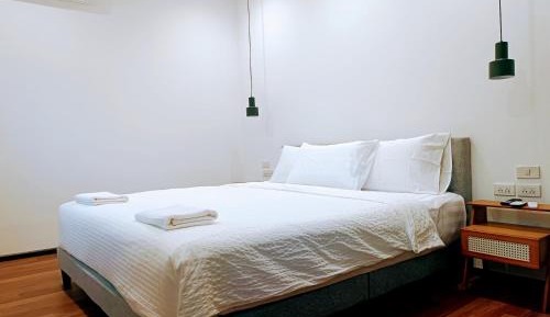 Deluxe King Suite