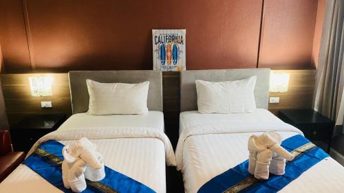 Deluxe Queen Room with Two Queen Beds