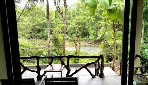 Family Bungalow with River View